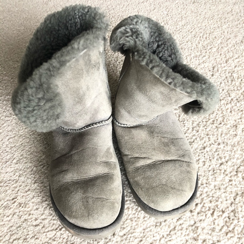 UGGs gray
